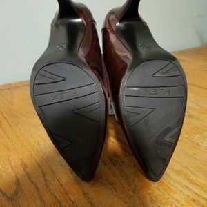 Womens Life Stride Size 10 Deep Red Patent Loafer